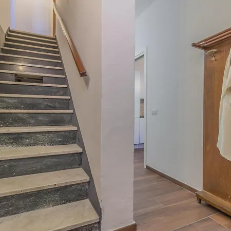 Casa Ferrari 瓦伦纳